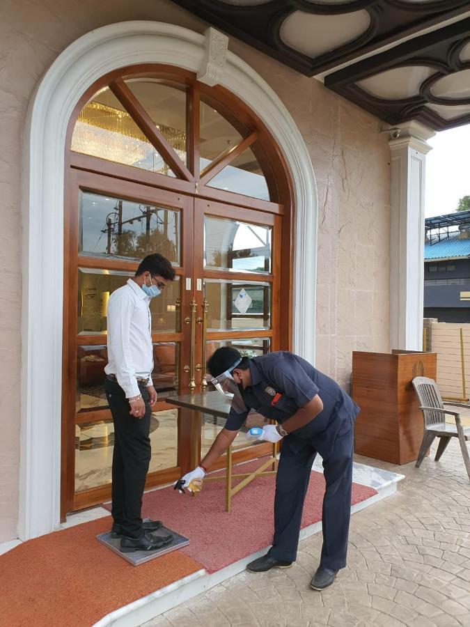 Hotel Mbc Citadel Nashik Bagian luar foto