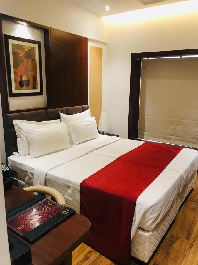 Hotel Mbc Citadel Nashik Bagian luar foto