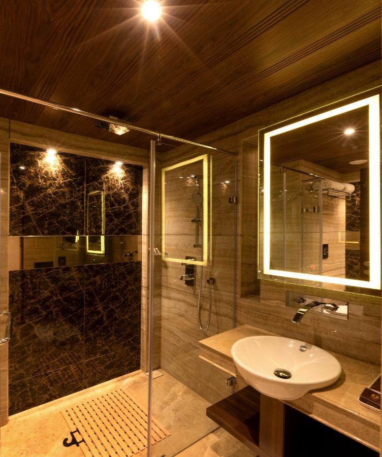 Hotel Mbc Citadel Nashik Bagian luar foto