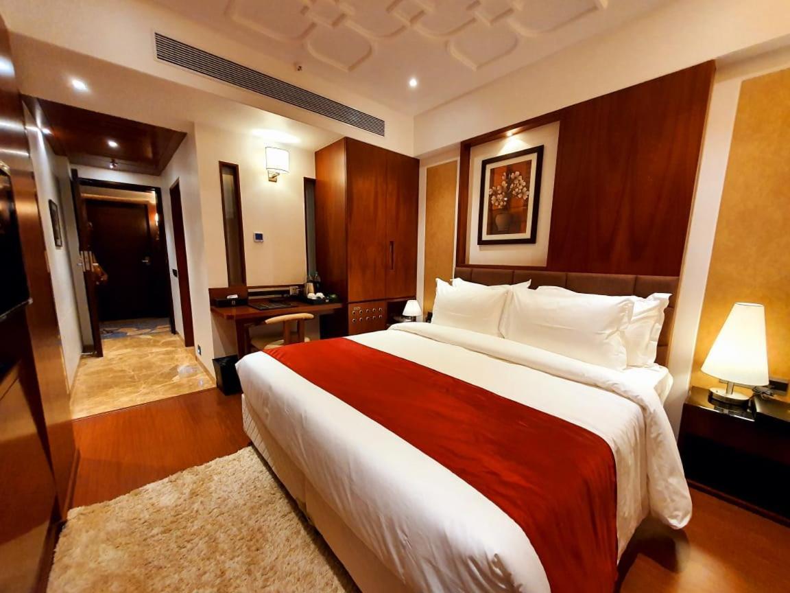 Hotel Mbc Citadel Nashik Bagian luar foto
