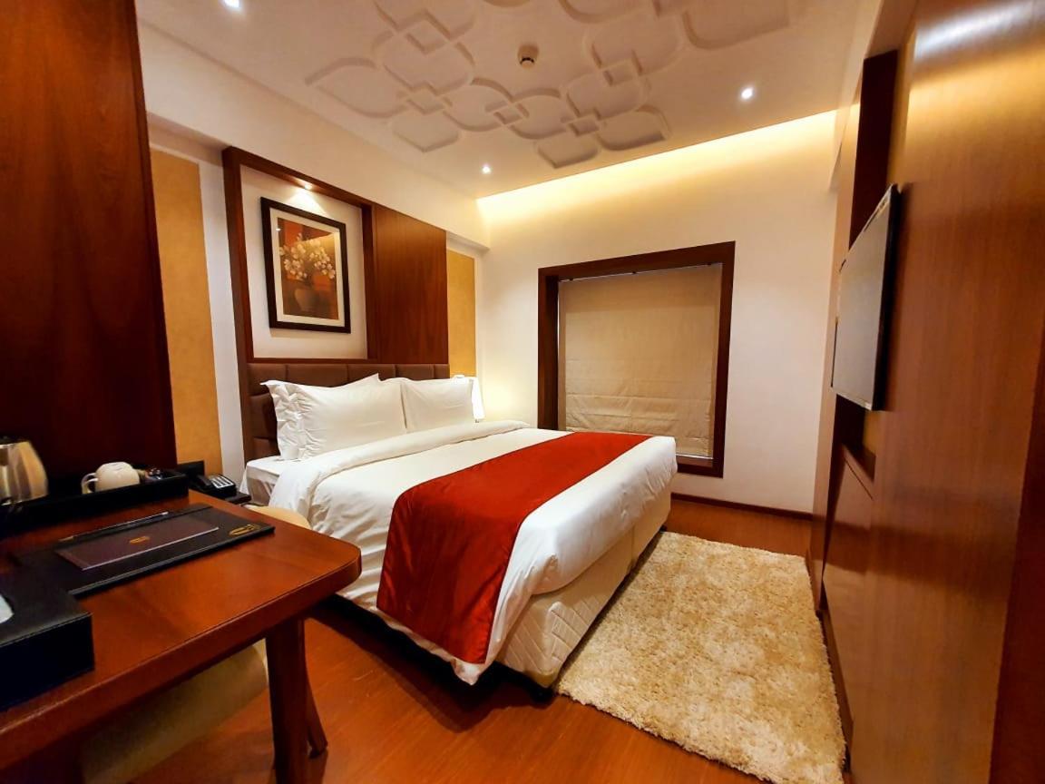 Hotel Mbc Citadel Nashik Bagian luar foto